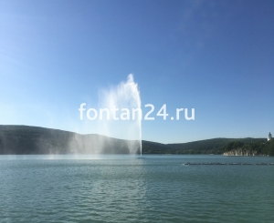 Плавающий фонтан "Маяк", h=50 м